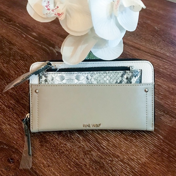 SOLD - Picture 2 of 7